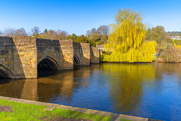 View of bridge over River Wye, Bakewell, Peak District National Park, Derbyshire, England, United Kingdom, Europe