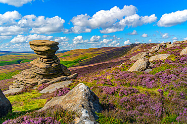 View of the Salt Cellar Rock Formation, Derwent Edge, Peak District National Park, Derbyshire, England, United Kingdom, Europe