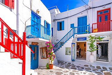 View of whitewashed cobbled street, Mykonos Town, Mykonos, Cyclades Islands, Greek Islands, Aegean Sea, Greece, Europe