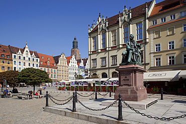 Market Square and Aleksander Fredro statue, Old Town, Wroclaw, Silesia, Poland, Europe