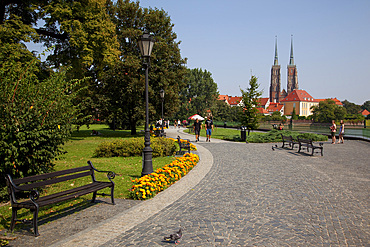Cathedral from Piasek Island, Old Town, Wroclaw, Silesia, Poland, Europe