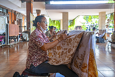 Lady garment painting batik artwork, Kesiman Kertalangu, East Denpasar, Denpasar City, Bali, Indonesia, South East Asia, Asia