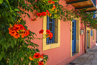 Colourful house in Fiskardo harbour, Fiskardo, Kefalonia, Ionian Islands, Greek Islands, Greece, Europe