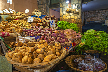 View of vegetable produce on market stall in Central Market in Port Louis, Port Louis, Mauritius, Indian Ocean, Africa