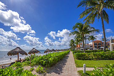 View of hotel and beach near Puerto Morelos, Quintana Roo, Caribbean Coast, Yucatan Peninsula, Riviera Maya, Mexico, North America