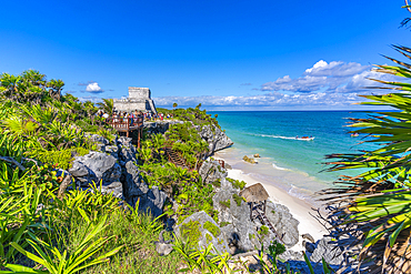 View of Mayan Temple ruins overlooking the sea, Tulum, Quintana Roo, Caribbean Coast, Yucatan Peninsula, Riviera Maya, Mexico, North America