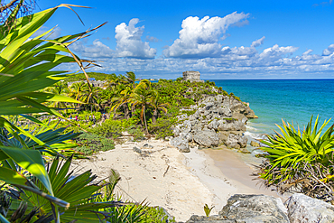 View of Mayan Temple ruins overlooking the sea, Tulum, Quintana Roo, Caribbean Coast, Yucatan Peninsula, Riviera Maya, Mexico, North America