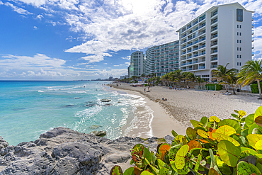 View of hotels and beach, Hotel Zone, Cancun, Caribbean Coast, Yucatan Peninsula, Riviera Maya, Mexico, North America