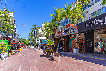 View of shops on 5th Avenue, Playa del Carmen, Caribbean Coast, Yucatan Peninsula, Riviera Maya, Mexico, North America