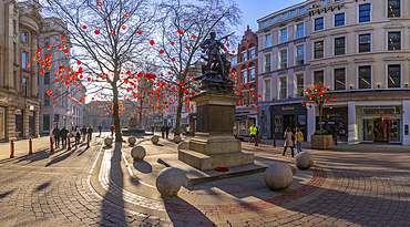 View of Soldatendenkmal Sud Afrika 1899-1902 in Ann's Square, Manchester, Lancashire, England, United Kingdom, Europe