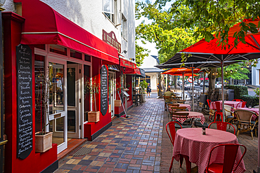 View of restaurant and pavement cafe, Stellenbosch Central, Stellenbosch, Western Cape, South Africa, Africa