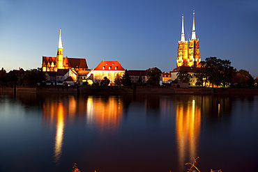 Cathedral and River Odra (River Oder), Old Town, Wroclaw, Silesia, Poland, Europe