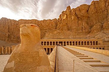 View of Mortuary Temple of Hatshepsut, UNESCO World Heritage Site, Deir el-Bahari, Thebes, Egypt, North Africa, Africa