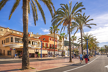 View of bars and cafes at Port d'Andratx, Majorca, Balearic Islands, Spain, Mediterranean, Europe