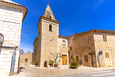 View of Santa Anna Church at hilltop town of Moscari, Majorca, Balearic Islands, Spain, Mediterranean, Europe