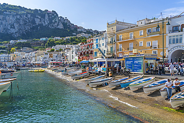 View of boats in Marina Grande overlooked by Capri Town in the background, Isle of Capri, Bay of Naples, Campania, Italy, Mediterranean, Europe