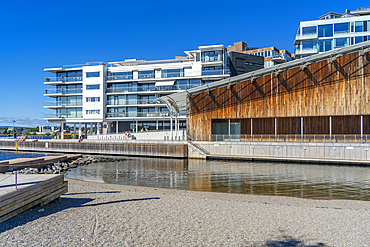 View of Tjuvholmen bystrand beach, Aker Brygge, Oslo, Norway, Scandinavia, Europe