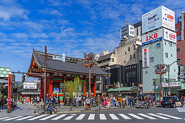 View of Kaminarimon, colourful shops and buildings, Asakusa, Taito City, Tokyo, Honshu, Japan