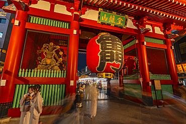 View of Kaminarimon Gate, entrance to Senso-ji Temple at night, Asakusa, Taito City, Tokyo, Honshu, Japan