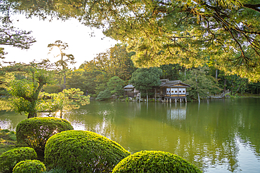 View of Kasumiga-ike Pond and Kotoji Toro (Stone Lantern) in Kenrokumachi Japanese Garden, Kanazawa City, Ishikawa Prefecture, Honshu, Japan, Asia