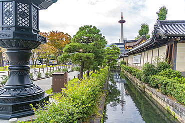 View of Nidec Kyoto Tower from Higashi Hongan-ji Temple, Shimogyo Ward, Higashishiokoji Kamadonocho, Kyoto, Honshu, Japan