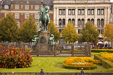 Kongens Nytorv and statue, Copenhagen, Denmark, Scandinavia, Europe