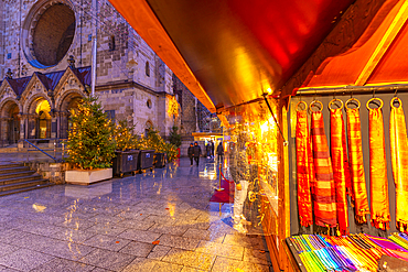 View of Kaiser Wilhelm Memorial Church and market stall at Christmas, Breitscheidplatz, Berlin, Germany, Europe