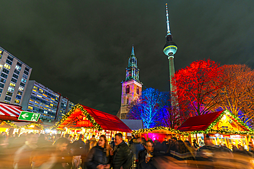 View of Berlin TV Tower, St. Mary's Church and Christmas market in Wasserkaskaden at dusk, Mitte, Berlin, Germany, Europe