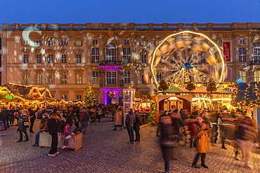 View of Christmas market stalls in Vorplatz Berliner Schloss at Christmas, Mitte, Berlin, Germany, Europe