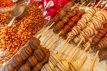 View of chocolate covered fruit on Christmas Market stall in Altstadt Spandau, Spandau, Berlin, Germany, Europe