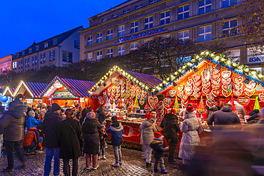 View of Christmas Market stalls in the market square in Altstadt Spandau at dusk, Spandau, Berlin, Germany, Europe