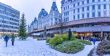 View of cafes and restaurants on Victoria Terrasse during winter, Oslo, Norway, Scandinavia, Europe