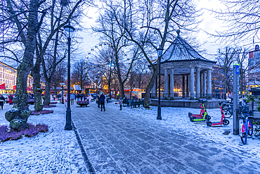 View of Christmas market during winter at dusk, Stortingsparken, Oslo, Norway, Scandinavia, Europe