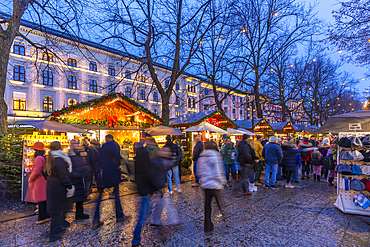 View of Christmas market during winter at dusk, Stortingsparken, Oslo, Norway, Scandinavia, Europe