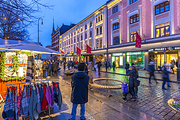 View of Christmas market during winter at dusk, Stortingsparken, Oslo, Norway, Scandinavia, Europe