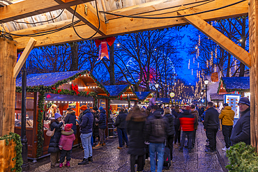 View of Christmas market during winter at dusk, Stortingsparken, Oslo, Norway, Scandinavia, Europe