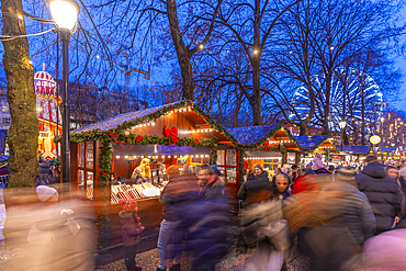 View of Christmas market during winter at dusk, Stortingsparken, Oslo, Norway, Scandinavia, Europe