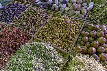 View of spice and herb stall in Aswan Old Souks, Aswan, Nubia, Egypt, Africa