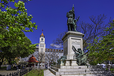 View of Marquês Sá da Bandeira statue in Jardim Dom Luis Gardens on a sunny day, Lisbon, Portugal, Europe