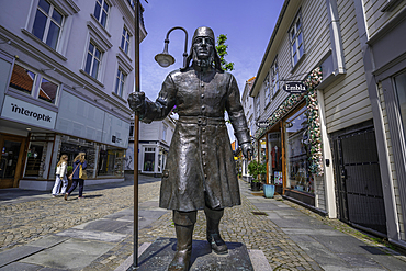 View of Statue Old Time Watchman and shops on Stervag during daytime, Stavanger, Norway, Scandinavia, Europe