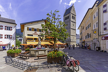 View of St. Hippolyte Church and Stadtplatz in Zell am See on a sunny day, Zell am See, Salzburg, Austria, Europe