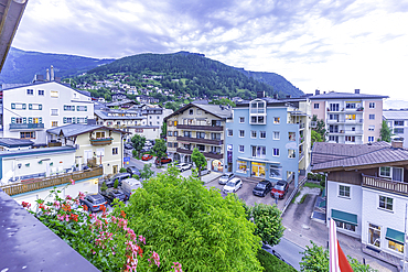 Elevated view of Zell am See at dusk, Zell am See, Salzburg, Austria, Europe