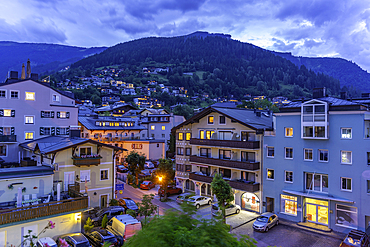 Elevated view of Zell am See at dusk, Zell am See, Salzburg, Austria, Europe