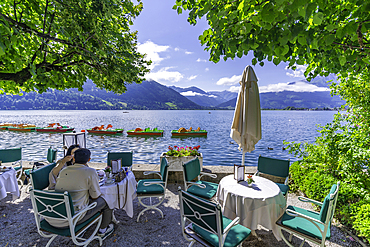 View of Lake Zell in Zell am See on a sunny day, Zell am See, Salzburg, Austria, Europe