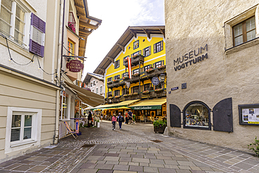 View of Stadtplatz in Zell am See on a sunny day, Zell am See, Salzburg, Austria, Europe