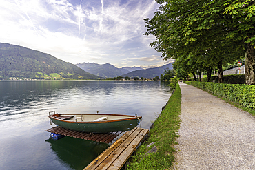 View of mountains and Lake Zell during golden hour, Zell am See, Salzburg, Austria, Europe