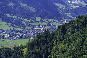 View of Kaprun from Plettsaukopf Reservoir on a sunny day, Bruckberg, Salzburg, Austria, Europe