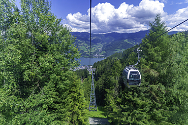 View of cable car from Zell am See to Mittelstation on a sunny day, Bruckberg, Salzburg, Austria, Europe