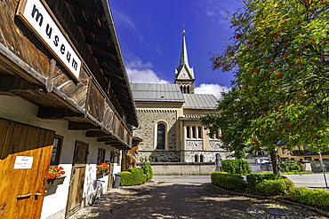 View of church in Niedernsill on a sunny day, Niedernsill, Zell am See district, Salzburger Land, Austria, Europe