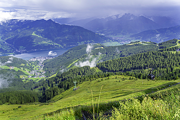 View of Zell am See and cloud from Schmittenhöhebahn top station 2000m on a sunny day, Zell am See, Salzburg, Austria, Europe